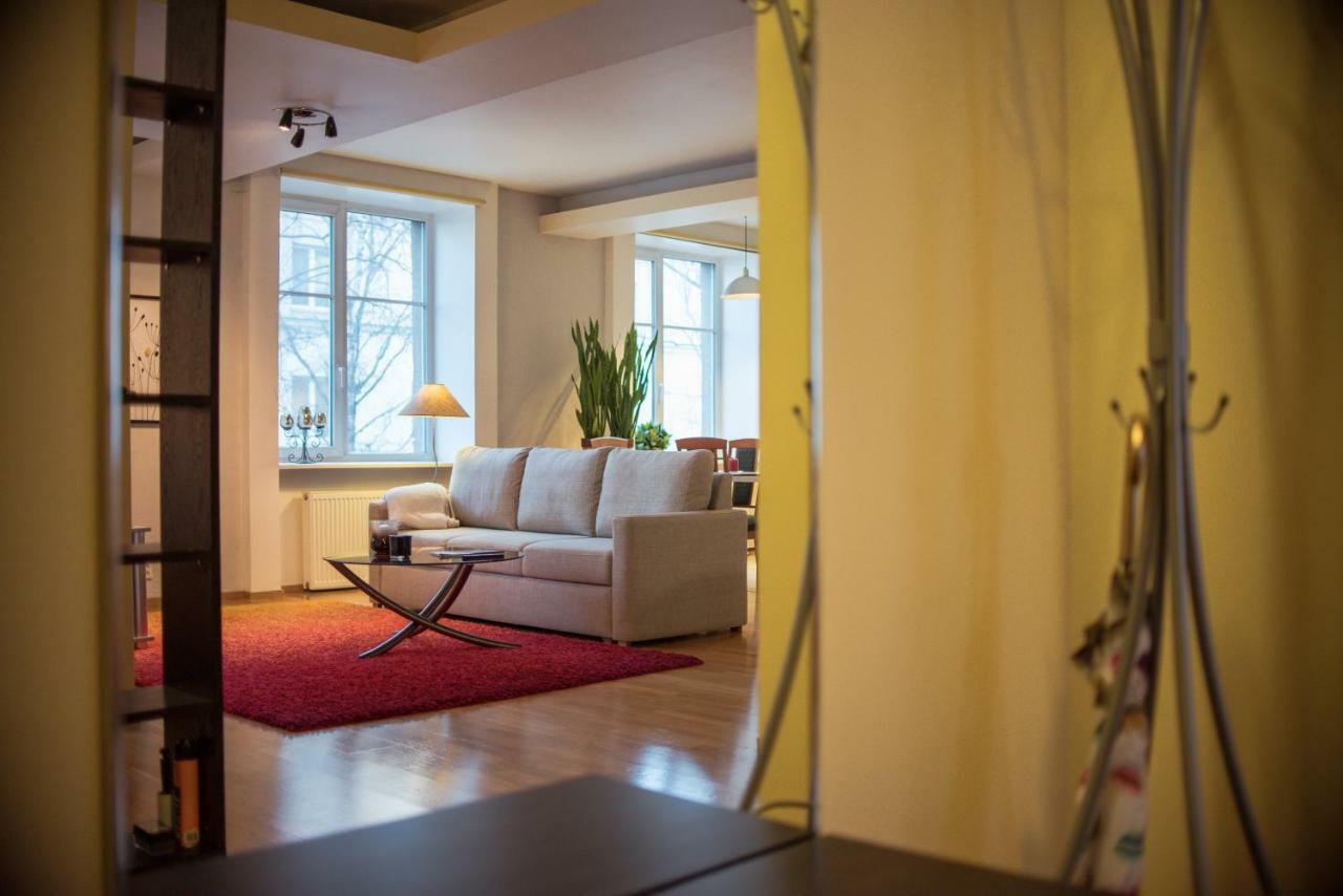 Large Studio Downtown Талин Екстериор снимка